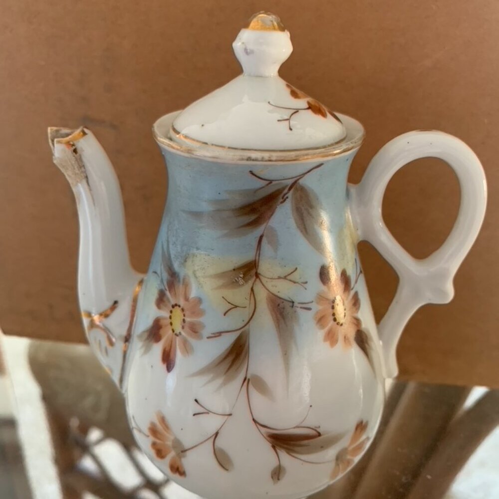 Tiny Tea Set - Picture 4 of 5